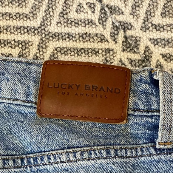 Lucky Brand Cropped High Rise Mom Jeans - Picture 5 of 14